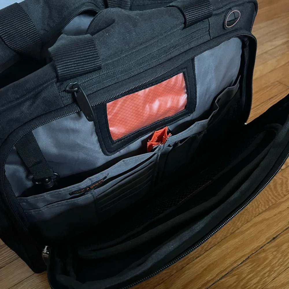 Padded travel laptop bag